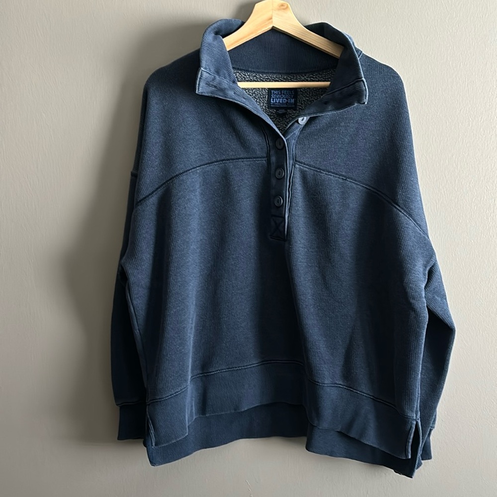 Women’s American Eagle Relaxed Fit Navy Vintage Wash Pullover